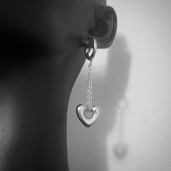 Heart Chain Drop Ear Huggies & Necklace - Picture 6 of 6